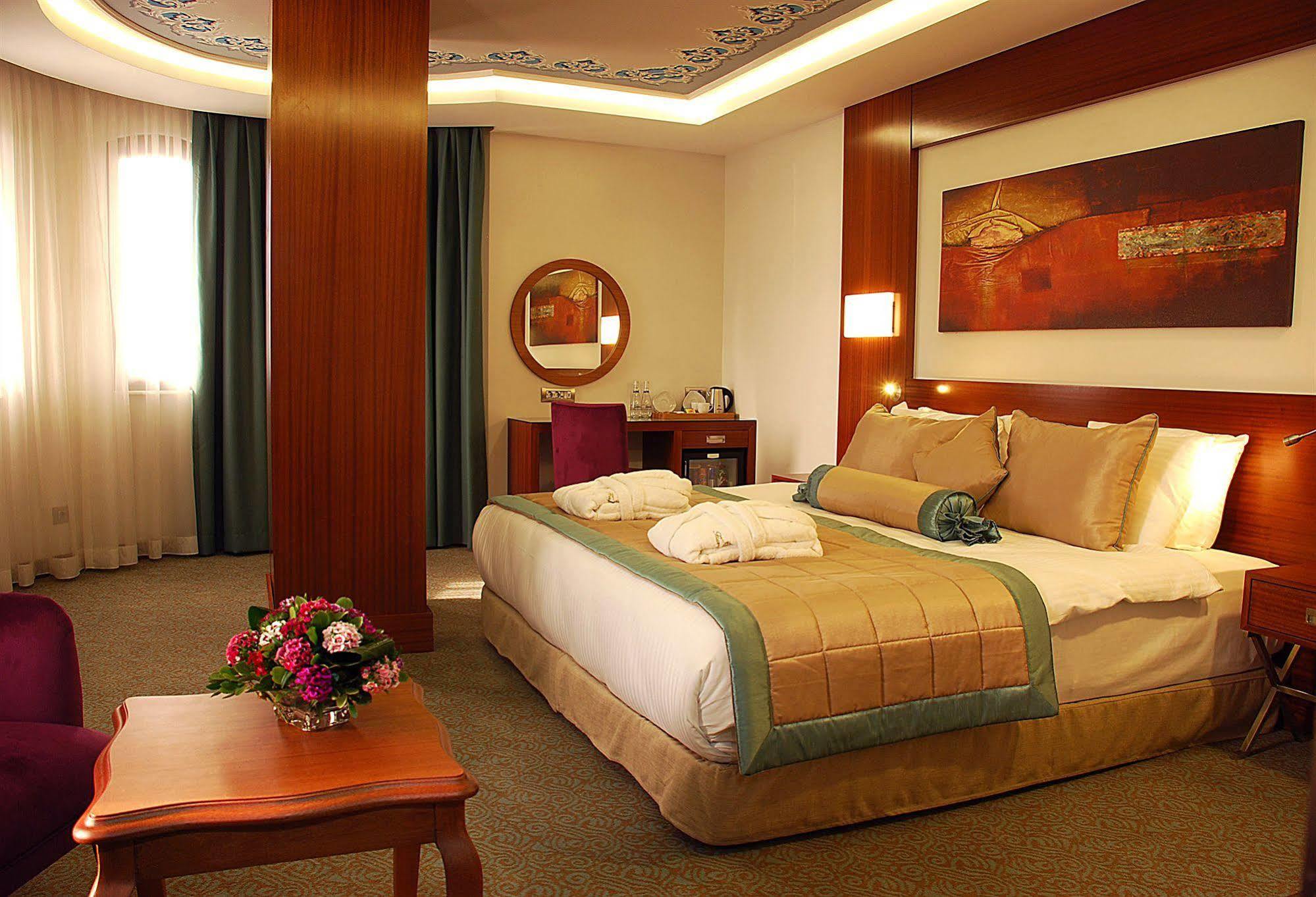 Hurry Inn Merter Istanbul Exteriör bild